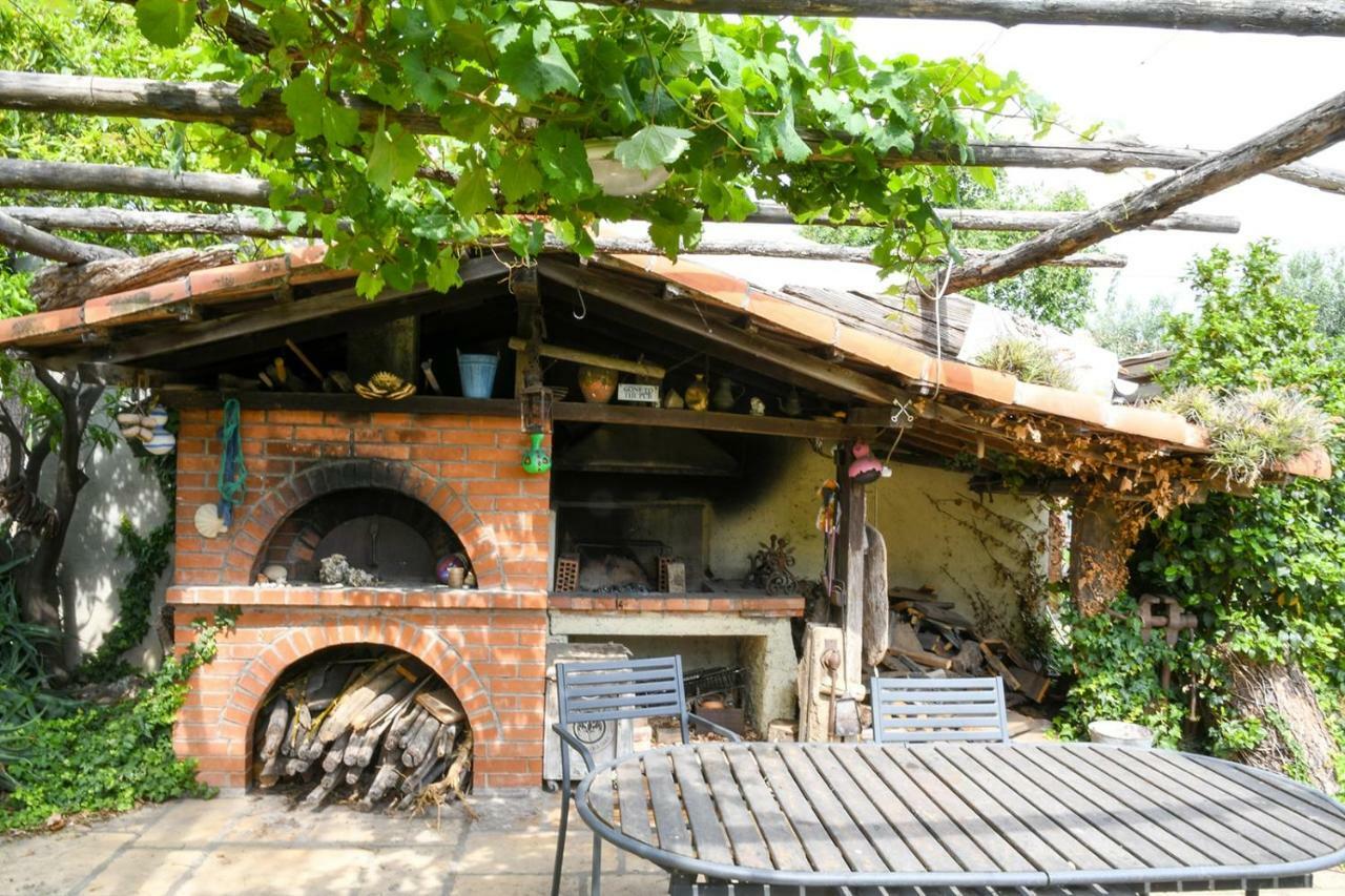 Casa Zafferano Guest House อัลเบงกา ภายนอก รูปภาพ