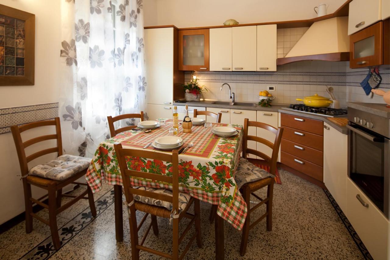 Casa Zafferano Guest House อัลเบงกา ภายนอก รูปภาพ