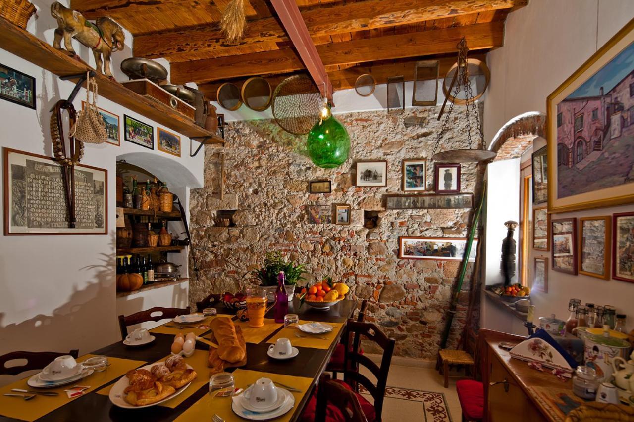 Casa Zafferano Guest House อัลเบงกา ภายนอก รูปภาพ