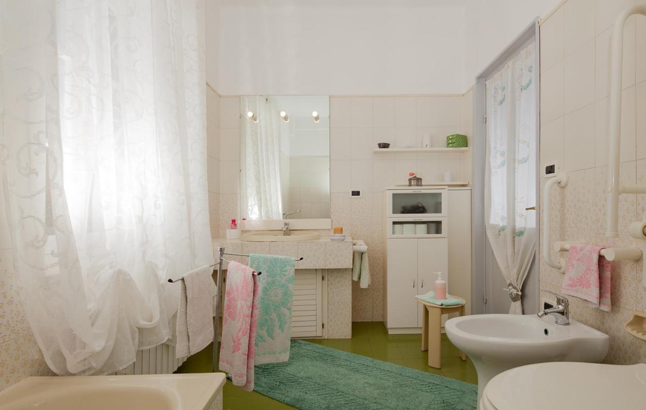 Casa Zafferano Guest House อัลเบงกา ภายนอก รูปภาพ