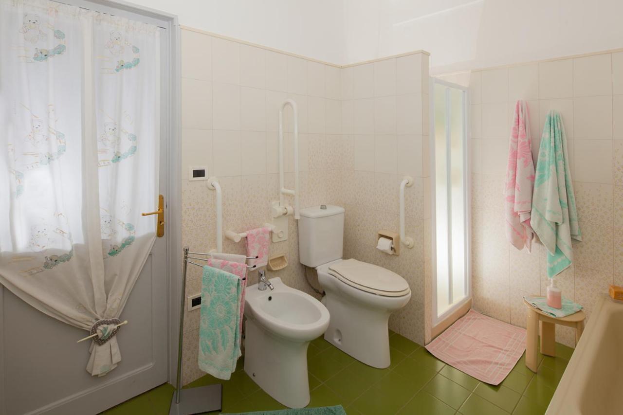 Casa Zafferano Guest House อัลเบงกา ภายนอก รูปภาพ